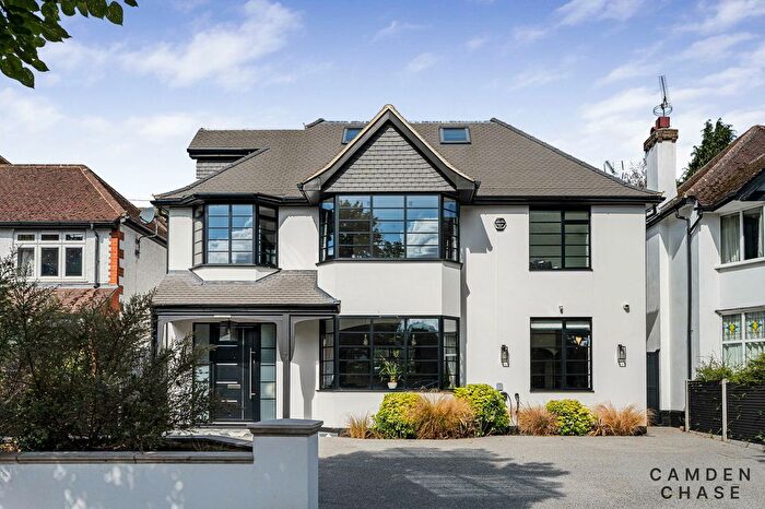 5 Bedroom Detached House For Sale In Watford Road, St Albans, AL1
