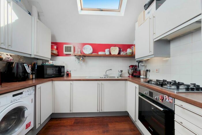 2 Bedroom Flat To Rent In Nelson Grove Road, Hurbert Close, SW19