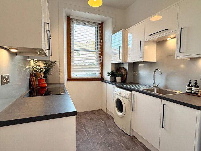 2 Bedroom Flat To Rent In Caledonian Road, Dalry, Edinburgh, EH11
