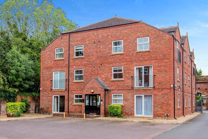 2 Bedroom Flat To Rent In Old Station Mews, Eaglescliffe, Stockton-On-Tees, Cleveland, TS16