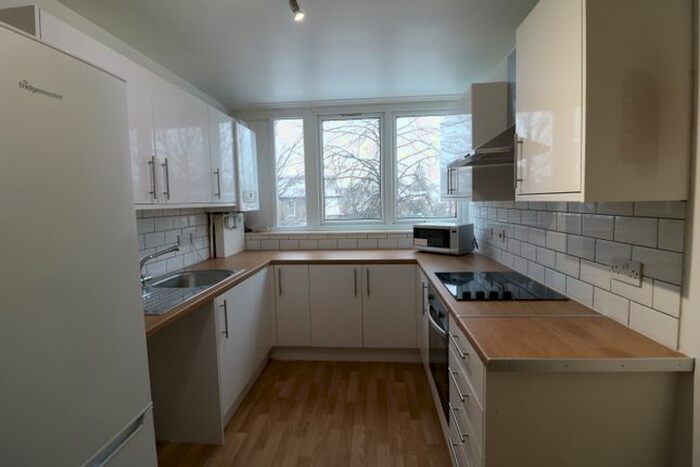 Block Of Flats To Rent In Hazel Grove, Sydenham, SE26