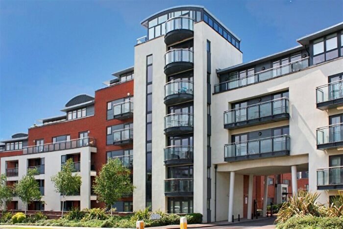2 Bedroom Apartment To Rent In Kings Gate, Horsham, RH12