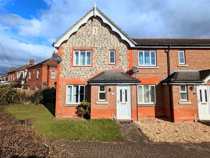 3 Bedroom House To Rent In Junction Road, Andover, SP10