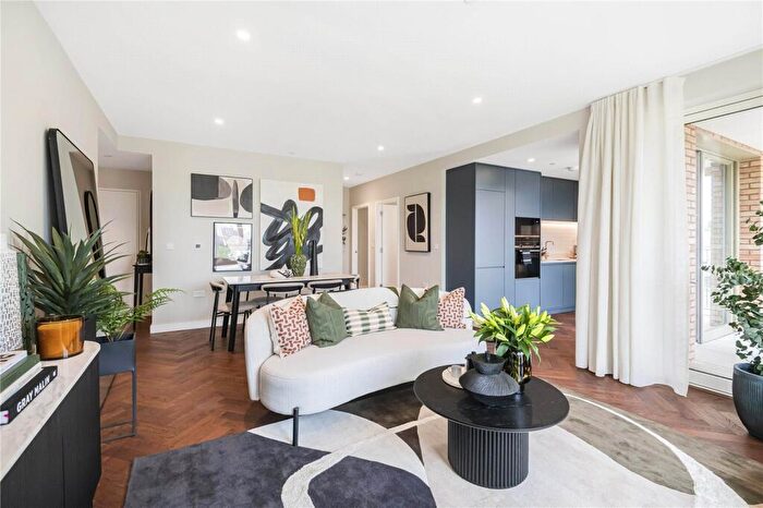 2 Bedroom Apartment For Sale In Claremont Road, London, NW2