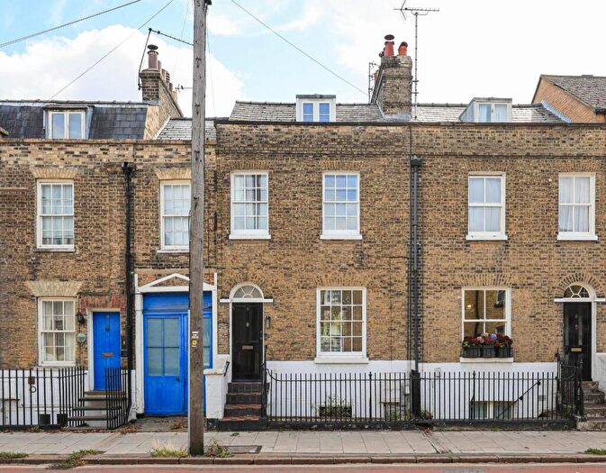 3 Bedroom Town House For Sale In Newmarket Road, Cambridge, CB5
