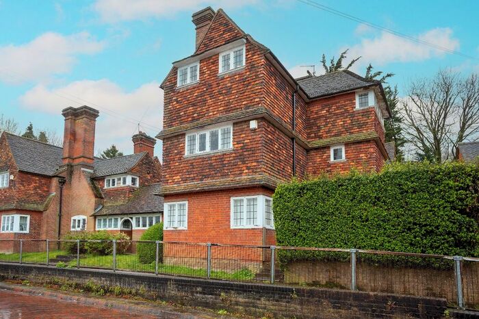 Studio To Rent In London Road, Hemel Hempstead, Hertfordshire, HP3