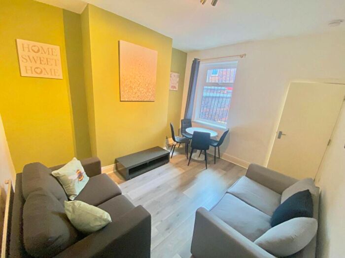 4 Bedroom House To Rent In Norfolk Street, Salford, M6