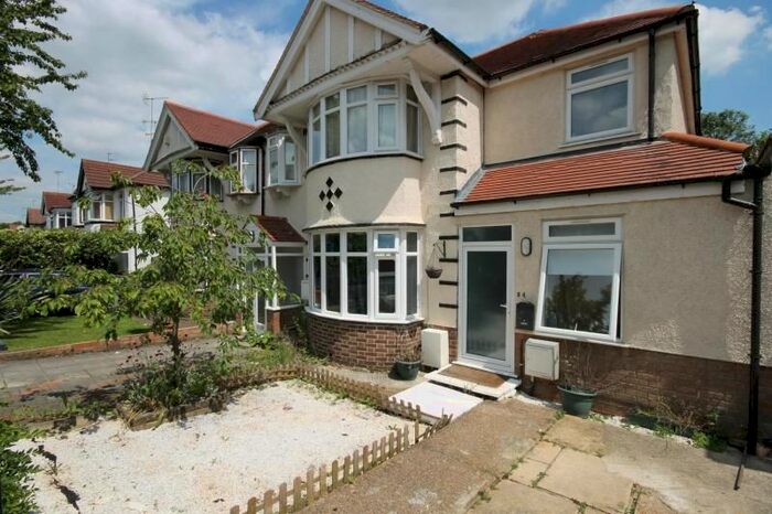 3 Bedroom Flat To Rent In Brentmead Gardens, Park Royal, Ealing, NW10