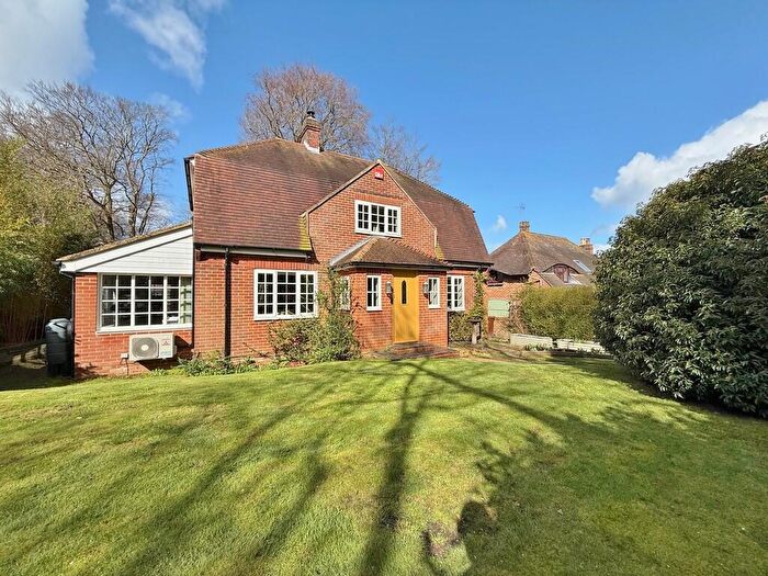 2 Bedroom Chalet For Sale In London Road, Cosham, PO6