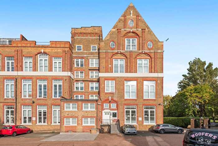 1 Bedroom Flat To Rent In Shillington Old School, Este Road, SW11