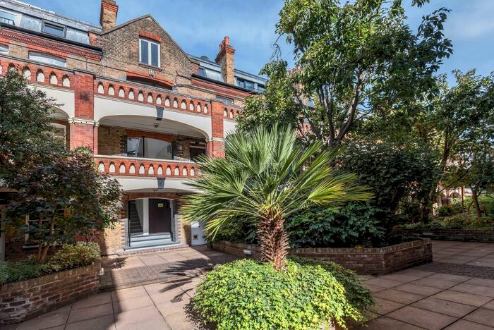 Apartment To Rent In De Walden House, St Johns Wood, NW8