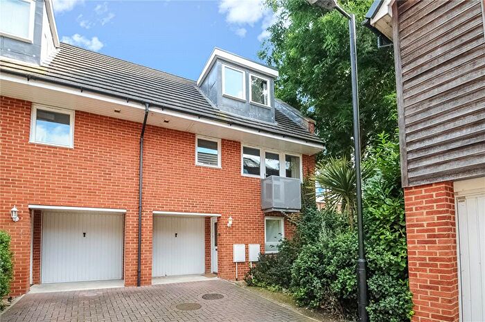 2 Bedroom Town House To Rent In Barkham Mews, Queens Road, Reading, Berkshire, RG1