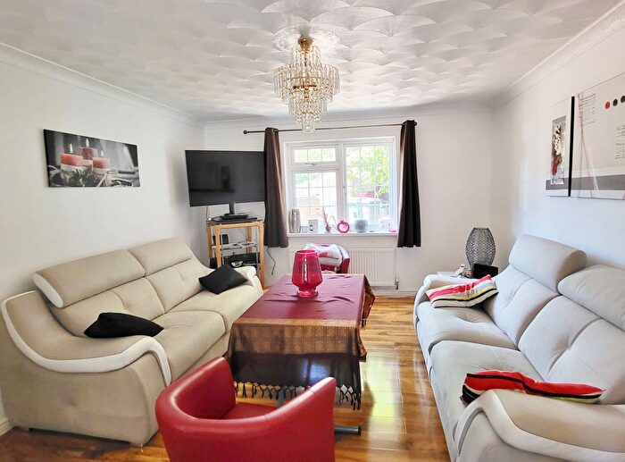 5 Bedroom Semi-Detached House To Rent In The Harebreaks, North Watford, Watford, WD24