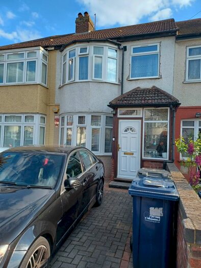 2 Bedroom Terraced House To Rent In Lawson Road, Southall, UB1