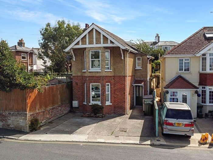 4 Bedroom Detached House For Sale In Victoria Place, Ryde, PO33