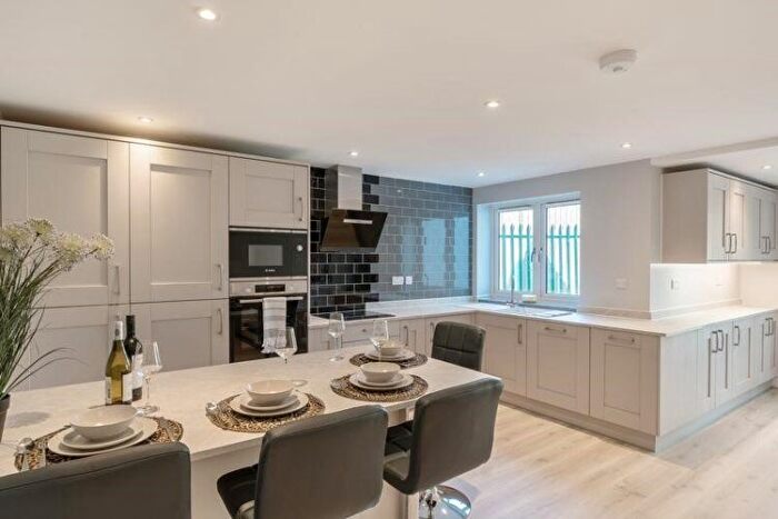 2 Bedroom Flat To Rent In Bladon Close, Oxford, OX2