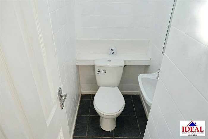 3 Bedroom Terraced House For Sale In Low Lands Walk, Askern, Doncaster, DN6