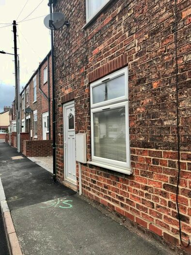 2 Bedroom Flat To Rent In Flatgate, Howden, Goole, DN14