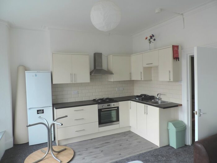 1 Bedroom Flat To Rent In City Road, Cardiff, CF24