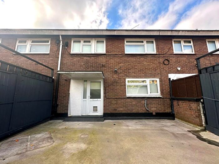 3 Bedroom Flat To Rent In Warwick Road, Acocks Green, B27