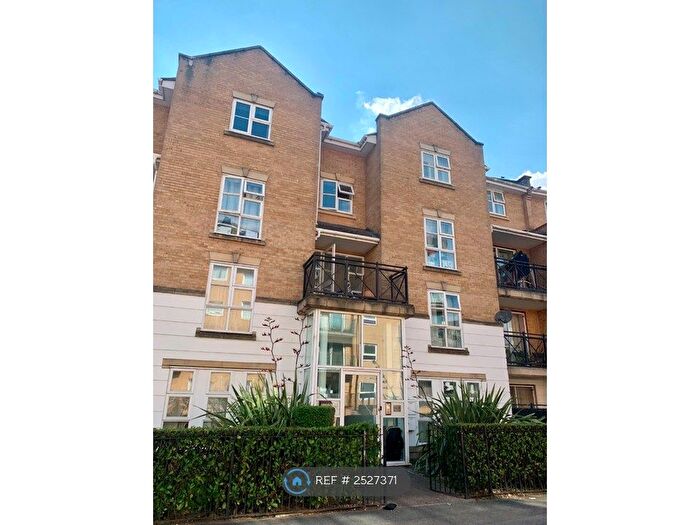 2 Bedroom Flat To Rent In Highfield Road, Feltham, TW13
