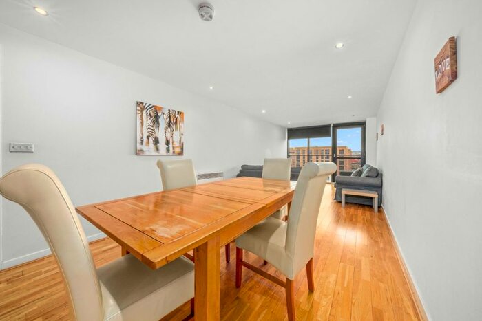 2 Bedroom Flat To Rent In Lancefield Quay, Glasgow, G3