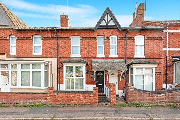 2 Bedroom Terraced House For Sale In Union Street, Kettering, Northamptonshire, NN16