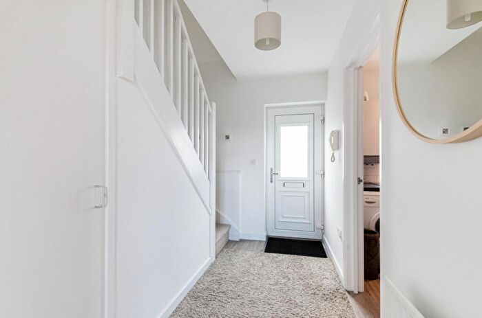 2 Bedroom Duplex To Rent In Paxton Place, Crystal Palace, London, SE27