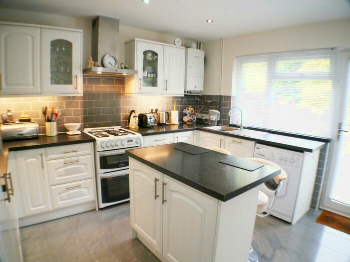 3 Bedroom Bungalow To Rent In Wilton, SP2