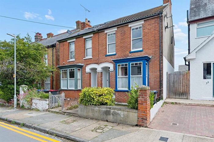 1 Bedroom Apartment For Sale In Clare Road, Tankerton, Whitstable, CT5