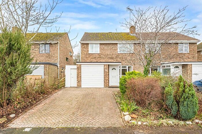 3 Bedroom Semi-Detached House For Sale In Meadow Close, Farmoor, OX2