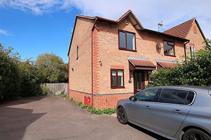 2 Bedroom End Of Terrace House For Sale In Marseilles Close, Duston, NN5