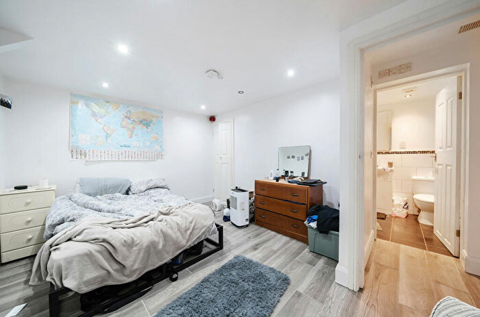 1 Bedroom Flat For Sale In Dragon Parade, Harrogate, North Yorkshire, HG1