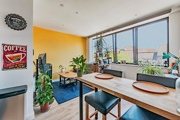 1 Bedroom Apartment For Sale In Station Road, Redhill, RH1