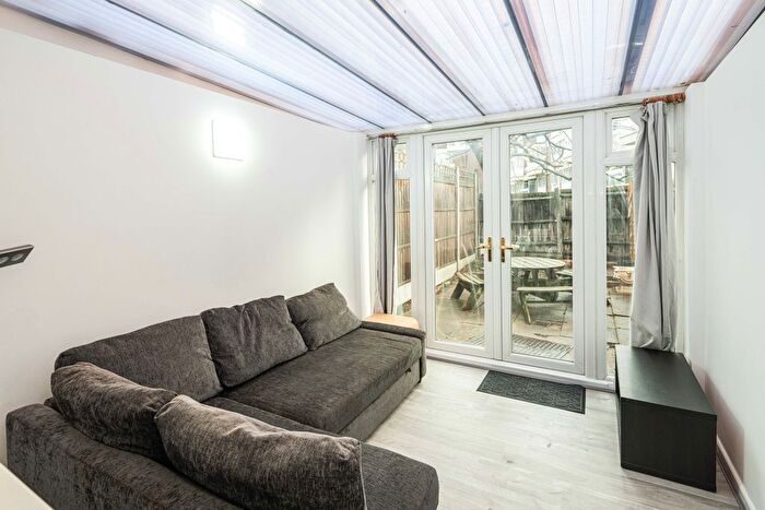 4 Bedroom Town House To Rent In Mandela Street, London, SW9