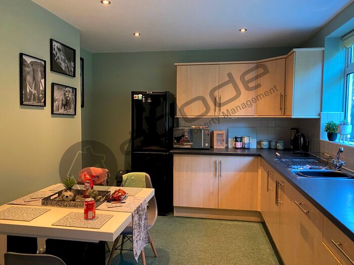 3 Bedroom Semi-Detached House To Rent In Hirst Drive, Rotherham, S65