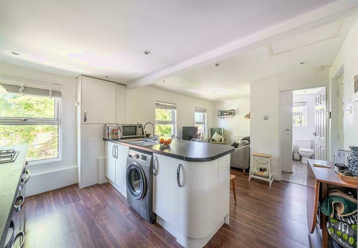 1 Bedroom Flat To Rent In Ash Grove, Penge, SE20