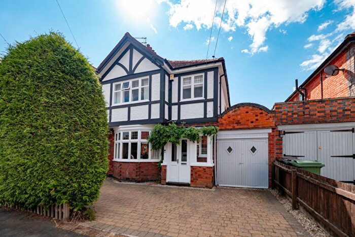 3 Bedroom Semi-Detached House For Sale In Elmfield Avenue, Birstall, LE4