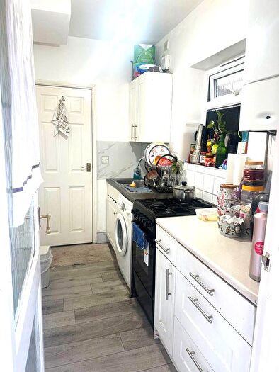 Studio To Rent In Baron Gardens, Ilford, IG6