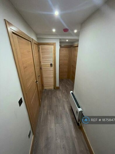 2 Bedroom Flat To Rent In Lowther Court, Prestwich, Manchester, M25