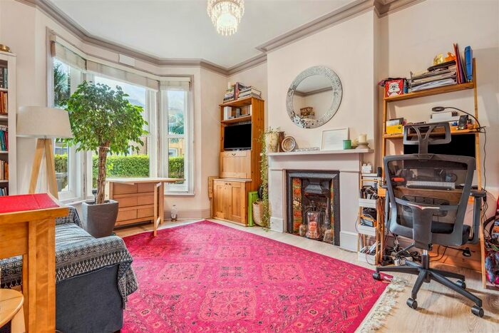 1 Bedroom Flat To Rent In Elliott Road, London, W4