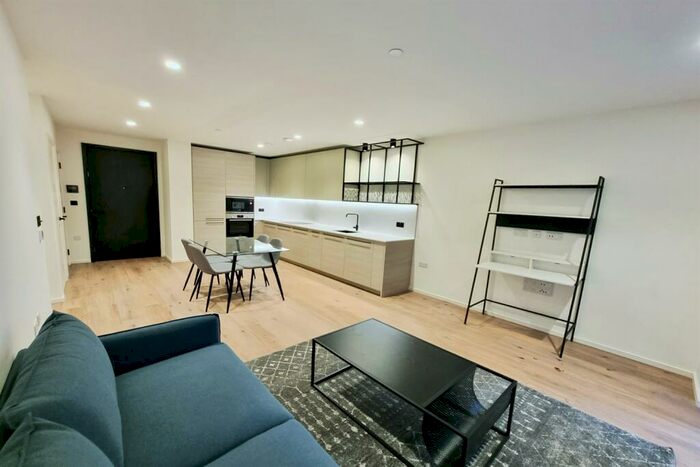 1 Bedroom Apartment To Rent In Curlew House, E14