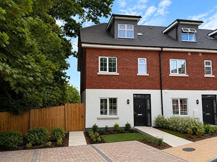 4 Bedroom End Of Terrace House For Sale In Chapel Gardens, Anstey Lane, Alton, Hampshire, GU34