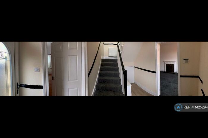 4 Bedroom Semi-Detached House To Rent In Haydn Street, Gateshead, NE8