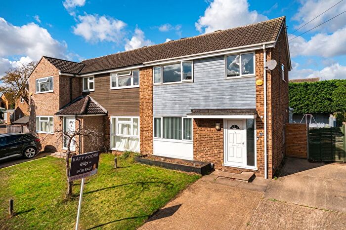 3 Bedroom Semi Detached House For Sale In Greenfields, St. Ives, PE27