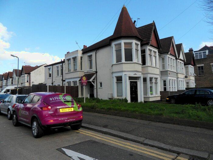 2 Bedroom Flat To Rent In Anerley Road - : Online Enquiries Only, SS0