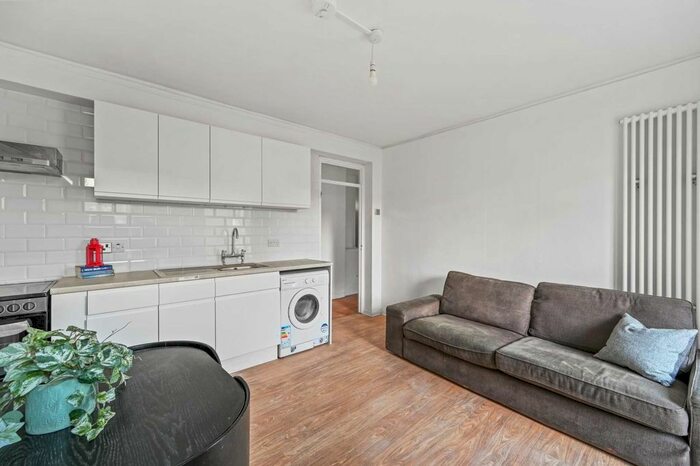 4 Bedroom Flat To Rent In Horton House, Vauxhall, SW8
