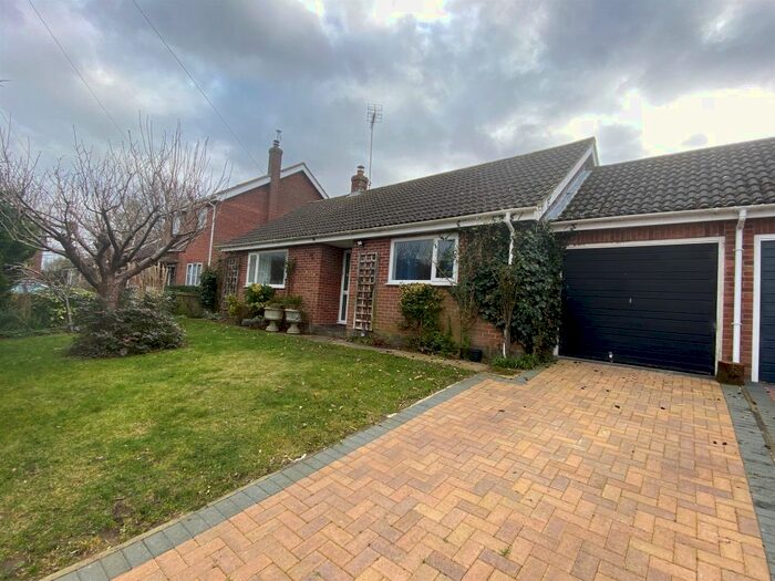 3 Bedroom Detached Bungalow For Sale In Pightle Way, Lyng, Norwich, NR9