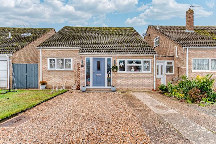 3 Bedroom Detached House For Sale In Tudor Avenue, Roydon, IP22