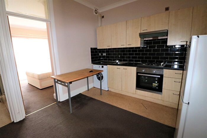 1 Bedroom Flat To Rent In Mayfair Avenue, Ilford, Essex, IG1